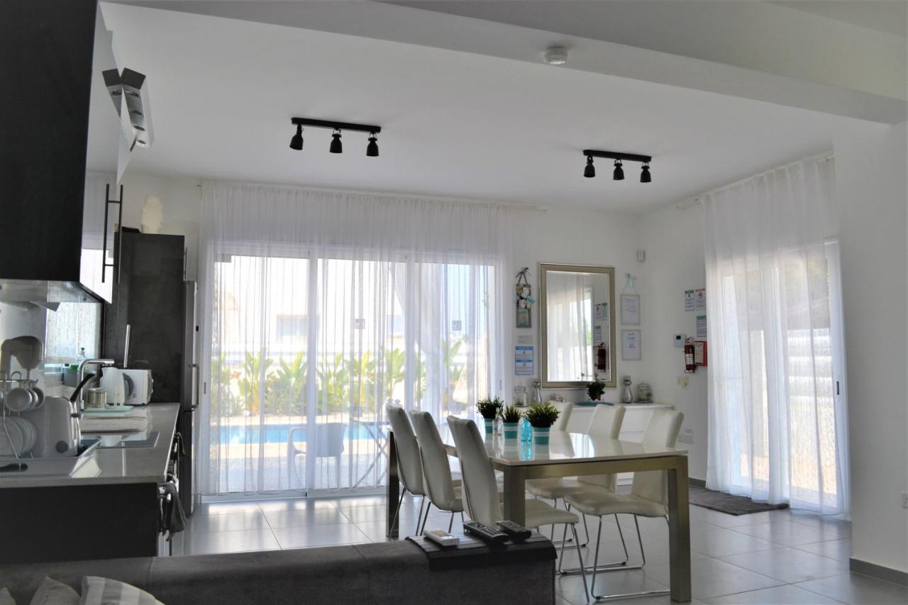 Villa Kolibri- Mythical Sands Paralimni Exteriör bild